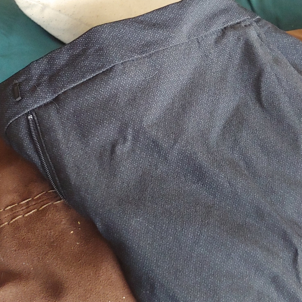 Dress pants - Picture 2 of 3